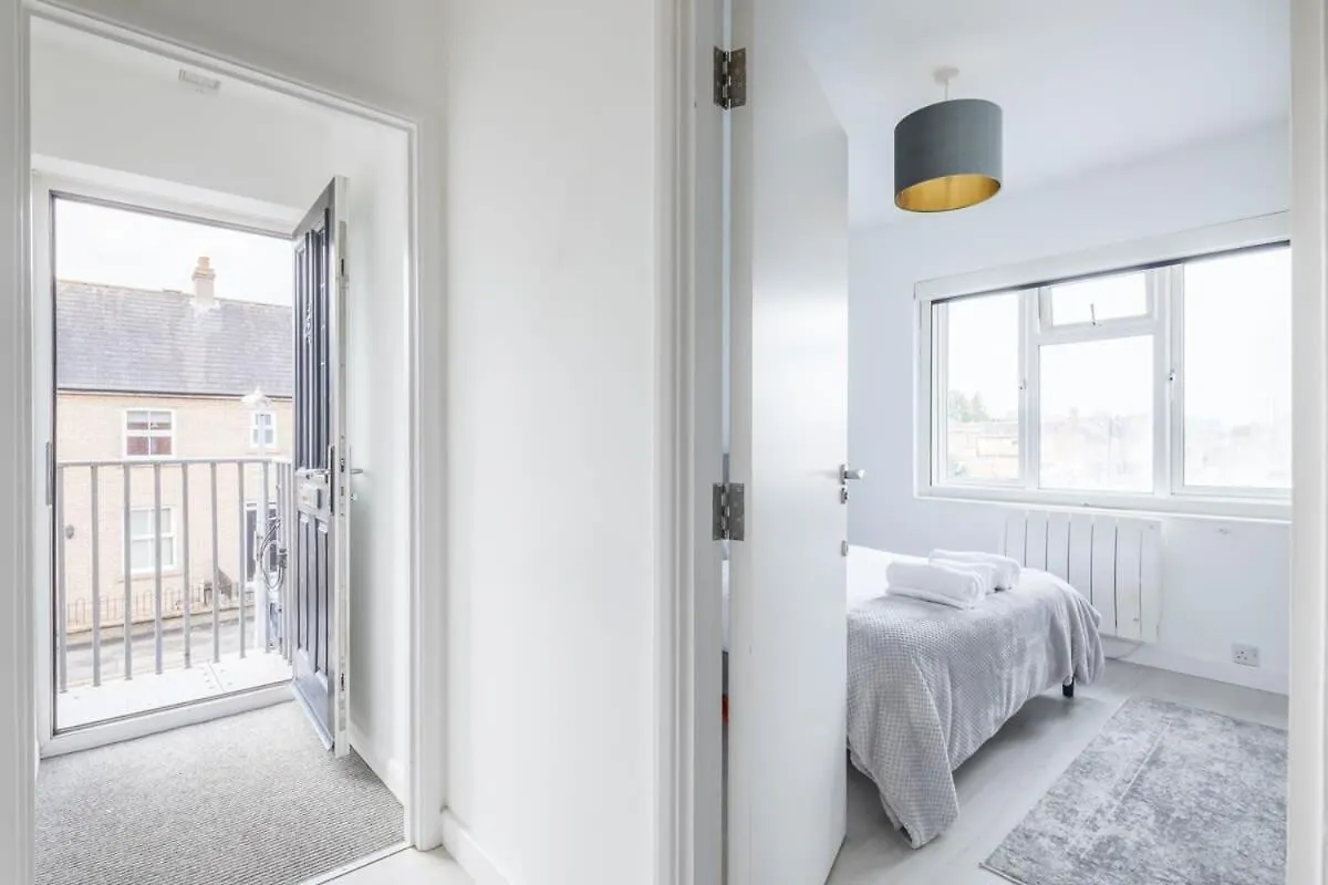 Lovely 2 Bedroom Apartment - Ideal Location Cambridge